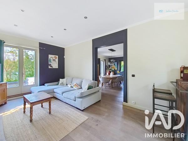 Maison à vendre 9 pièces 225 m² Le Coudray-Montceaux