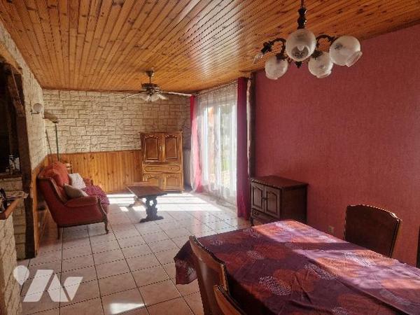 RIVES EN SEINE, PAVILLON d'~84m² sur ~600m² de terrain, séjour/salon, 2 chambres, garage attenant.