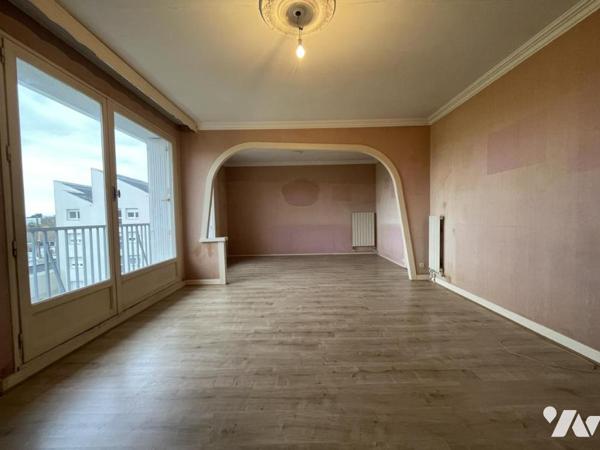 A VENDRE - REZE - St Paul - Appartement T5 d'env 89.18m² avec cave.