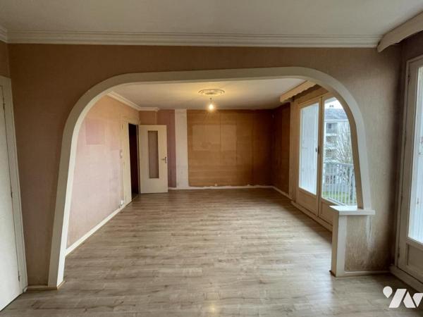 A VENDRE - REZE - St Paul - Appartement T5 d'env 89.18m² avec cave.
