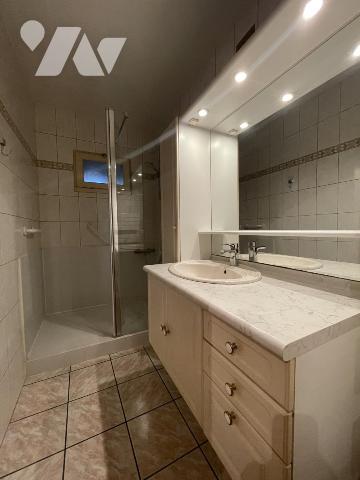 A VENDRE - REZE - St Paul - Appartement T5 d'env 89.18m² avec cave.