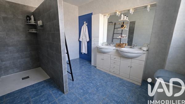 Maison à vendre 5 pièces 121 m² Fontenay-le-Comte