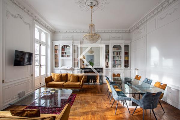 Bel appartement Haussmanien avec garage, rénové, à 2 pas du Chateau.