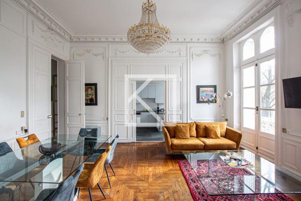 Bel appartement Haussmanien avec garage, rénové, à 2 pas du Chateau.
