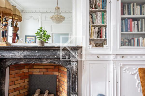 Bel appartement Haussmanien avec garage, rénové, à 2 pas du Chateau.
