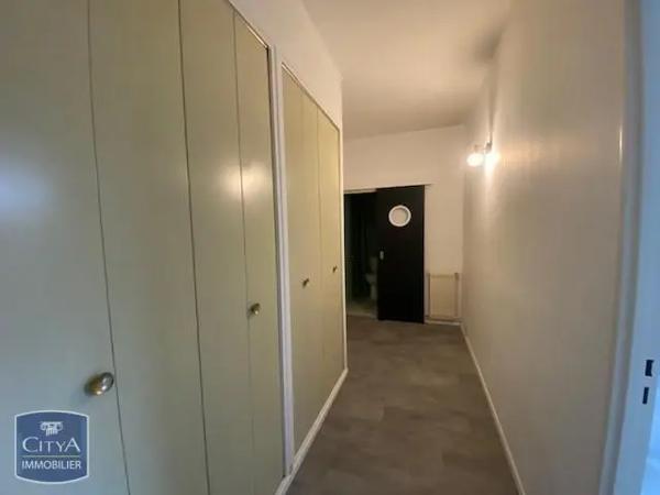 Appartement à louer 2 pièces 49.01m² Châteauroux (36000)