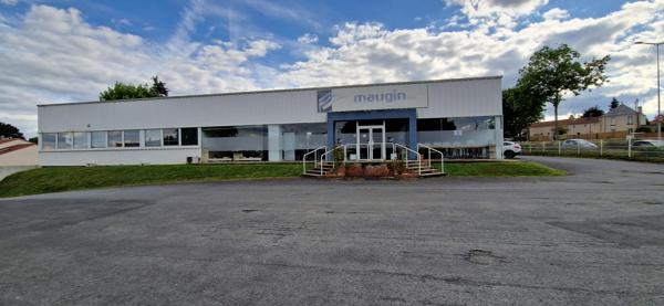 Local Commercial 1450m² – Cholet