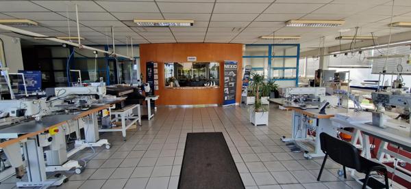 Local Commercial 1450m² – Cholet