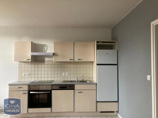 Appartement à louer 3 pièces 41.07m² Saintes (17100)