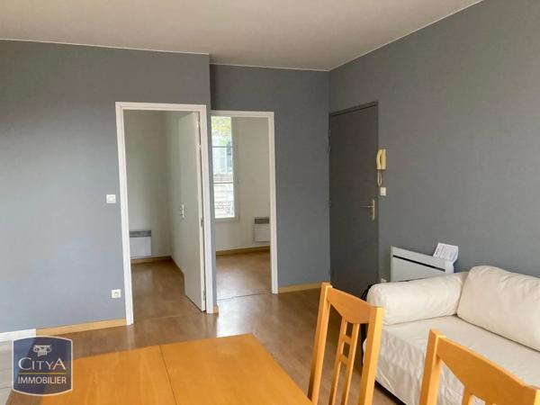 Appartement à louer 3 pièces 41.07m² Saintes (17100)