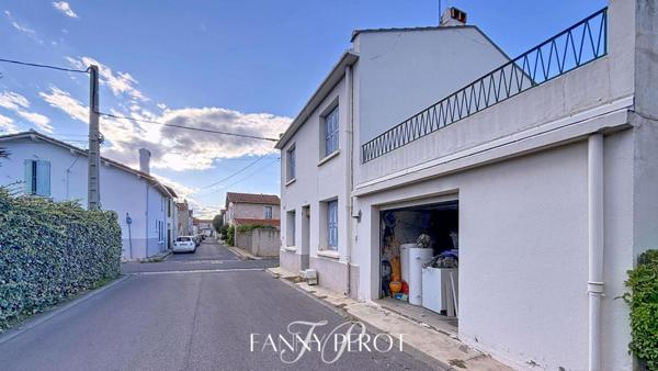 Maison d'environ 110m² à rénover à Saint-Cyprien