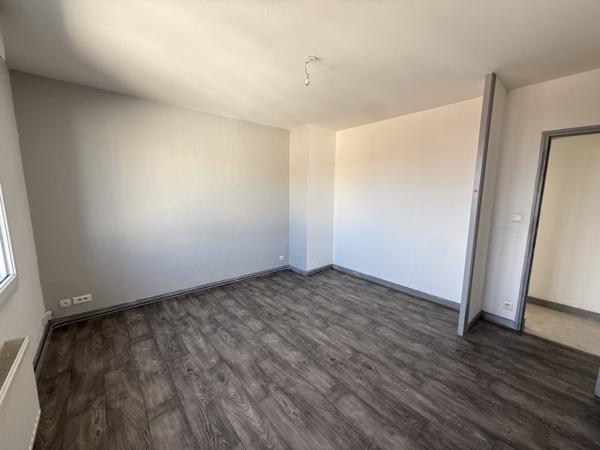 Appartement à louer 485 € CC NIORT 3 p 50 m² DPE E