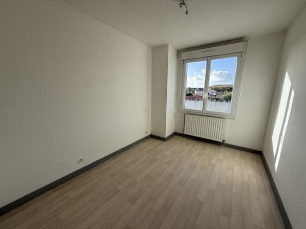 Appartement à louer 485 € CC NIORT 3 p 50 m² DPE E