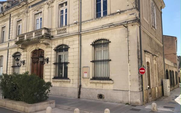 Immeuble à vendre    11 pièces • 800 m2 Orange