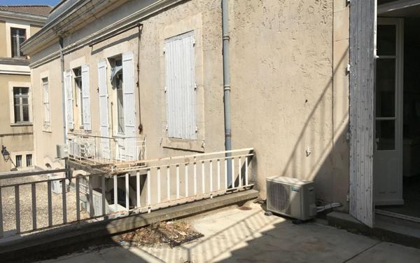 Immeuble à vendre    11 pièces • 800 m2 Orange