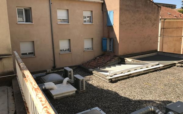 Immeuble à vendre    11 pièces • 800 m2 Orange