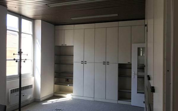 Immeuble à vendre    11 pièces • 800 m2 Orange