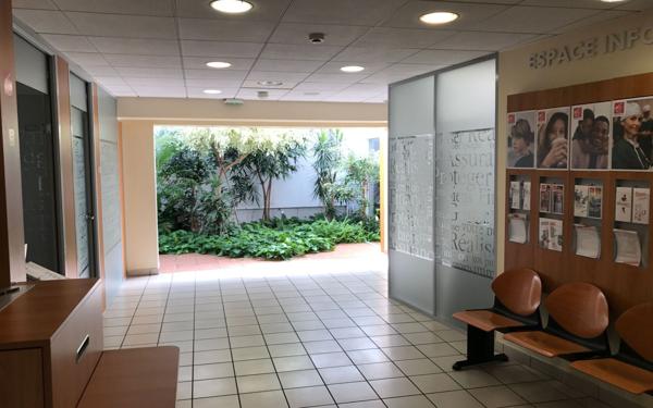 Immeuble à vendre    11 pièces • 800 m2 Orange