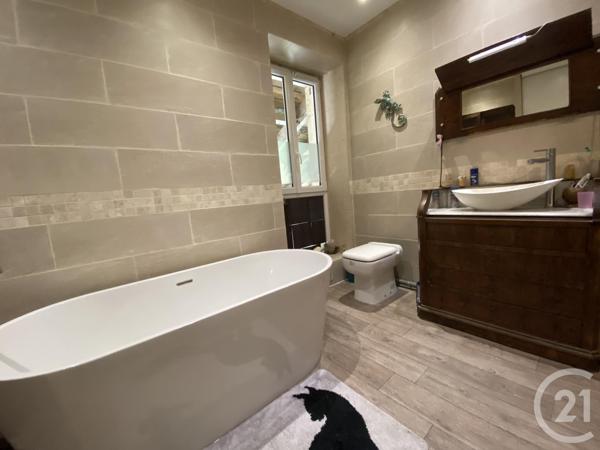 Maison à vendre  6 pièces - 193,58 m 2   MARANS  - 17