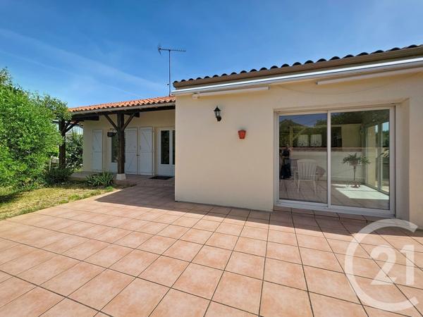 Maison à vendre  6 pièces - 193,58 m 2   MARANS  - 17