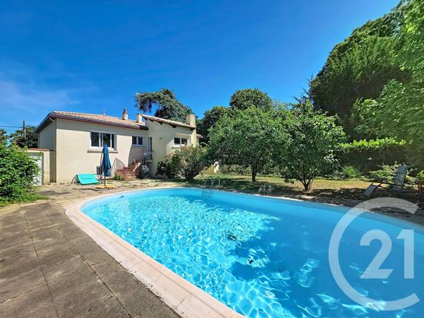 Maison à vendre  6 pièces - 193,58 m 2   MARANS  - 17