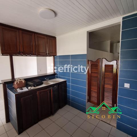 Maison
         4 pièces
        - 81 m² 250 000 € *