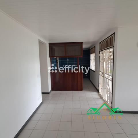 Maison
         4 pièces
        - 81 m² 250 000 € *
