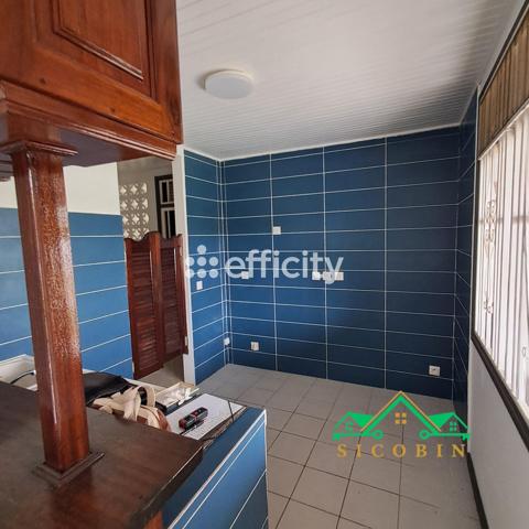 Maison
         4 pièces
        - 81 m² 250 000 € *