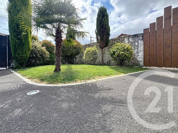 Maison à vendre  7 pièces - 157 m2 CHAMPNIERS - 16