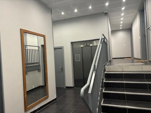 33000 BORDEAUX  APPARTEMENT T2 43 m2 +1 PLACE PARKING COUVERT