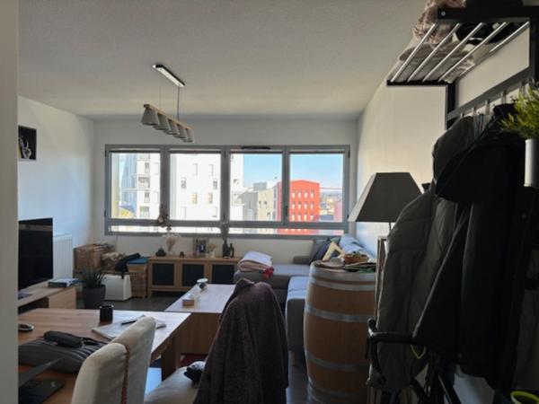 33000 BORDEAUX  APPARTEMENT T2 43 m2 +1 PLACE PARKING COUVERT