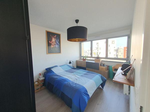 33000 BORDEAUX  APPARTEMENT T2 43 m2 +1 PLACE PARKING COUVERT