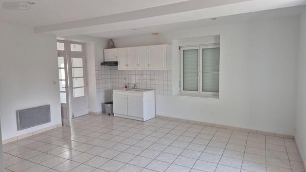 Maison à louer à Levaré en Mayenne (53120), ref : 12697/1420