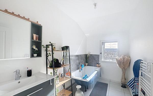 Maison à vendre    4 pièces •  Mozac