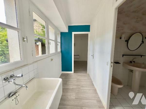 SEULEMENT AU SEIN DE L'ÉTUDE TRENTE CINQ NOTAIRES ! VOTRE NOTAIRE DE VERN SUR SEICHE ! NOUVEAUT...