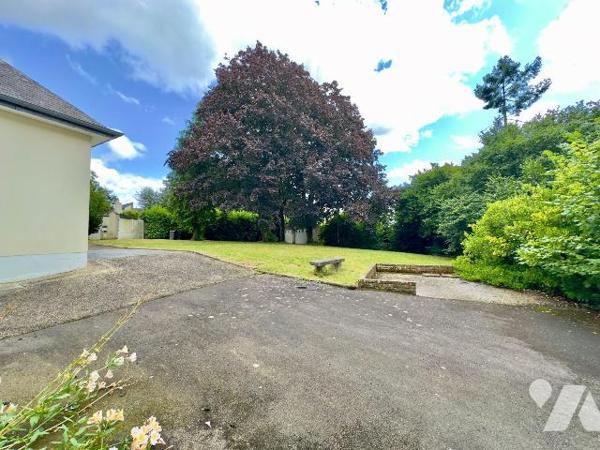 SEULEMENT AU SEIN DE L'ÉTUDE TRENTE CINQ NOTAIRES ! VOTRE NOTAIRE DE VERN SUR SEICHE ! NOUVEAUT...