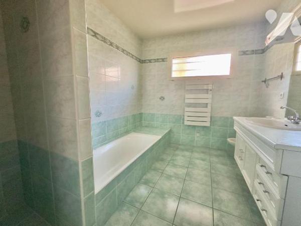 SEULEMENT AU SEIN DE L'ÉTUDE TRENTE CINQ NOTAIRES ! VOTRE NOTAIRE DE VERN SUR SEICHE ! NOUVEAUT...