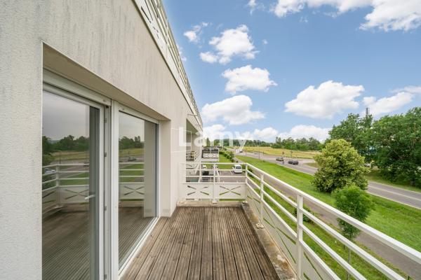 Parking + annexe + appartement