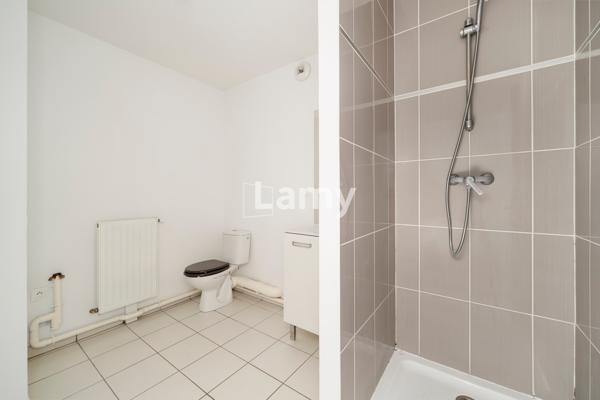 Parking + annexe + appartement
