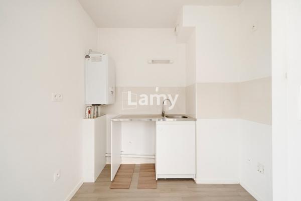 Parking + annexe + appartement
