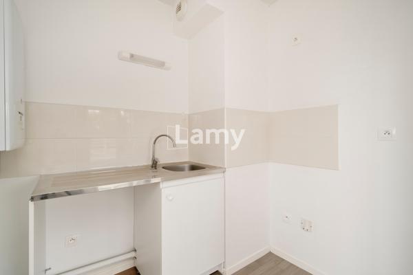 Parking + annexe + appartement