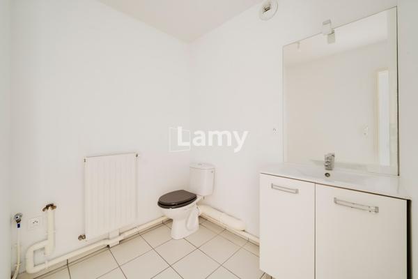 Parking + annexe + appartement