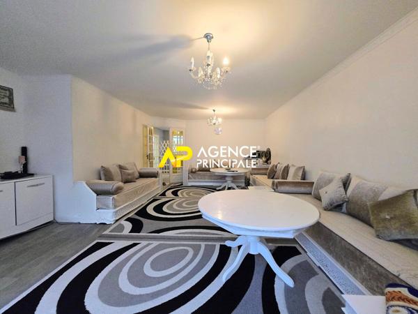 Maison de plain pied à Argenteuil 6 pièces, 4 chambres de 90m² située à 15 minutes de la gare. €424 000 ** - Référence 4525
