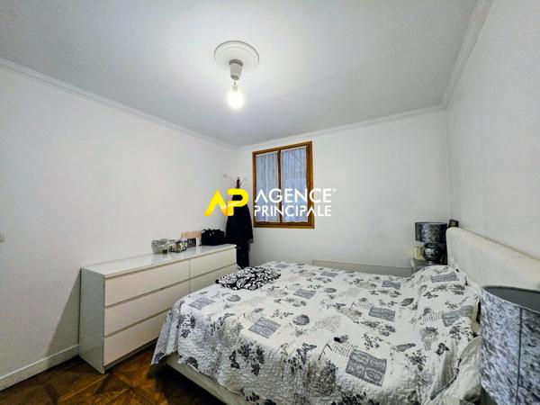 Maison de plain pied à Argenteuil 6 pièces, 4 chambres de 90m² située à 15 minutes de la gare. €424 000 ** - Référence 4525