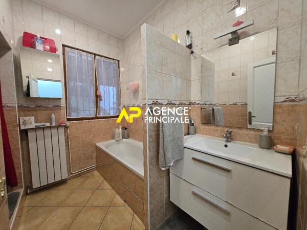 Maison de plain pied à Argenteuil 6 pièces, 4 chambres de 90m² située à 15 minutes de la gare. €424 000 ** - Référence 4525