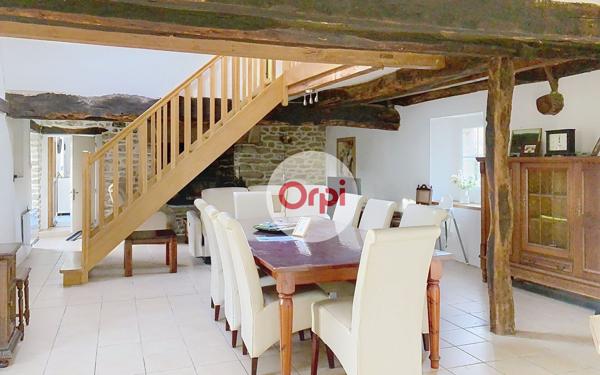 Maison à louer    6 pièces •  Limerzel