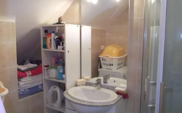 Appartement à louer    3 pièces •  Theix