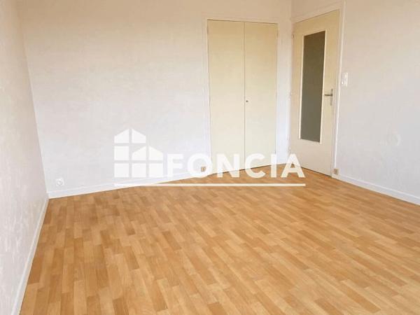 Location Studio 27.96 m² - 26 RUE DU GRAND TREUIL Limoges 87100