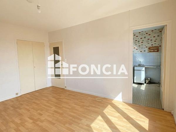 Location Studio 27.96 m² - 26 RUE DU GRAND TREUIL Limoges 87100