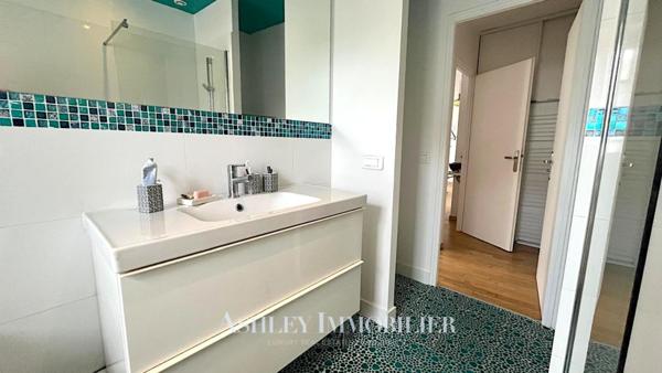 Hypercentre - Duplex lumineux dernier étage avec terrasse plein sud